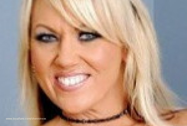 Chennin takes a huge cumshot on her face! - Chennin Blanc XXX Official