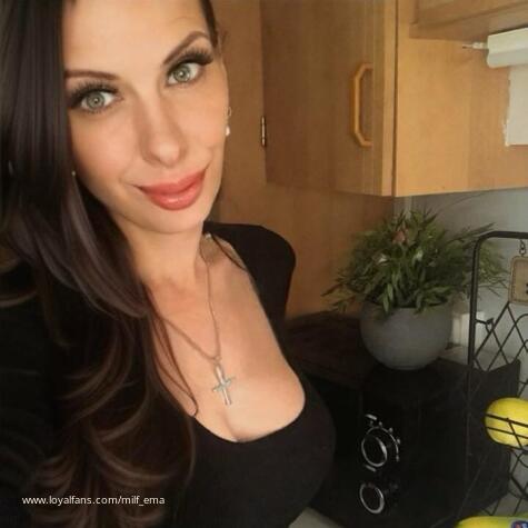 Milf_Ema avatar