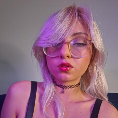 xCherry Goth avatar