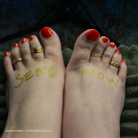 Goddess Sirona Findom Giantess Feet avatar