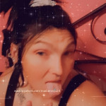 Madamivy420 avatar