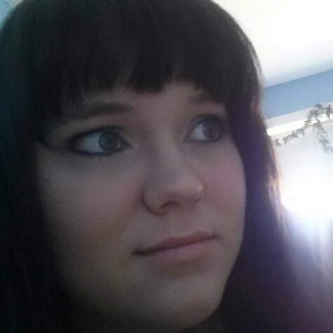 Your Queen Bea 1 avatar