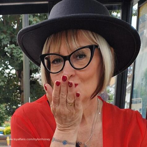 Nylonhoney avatar