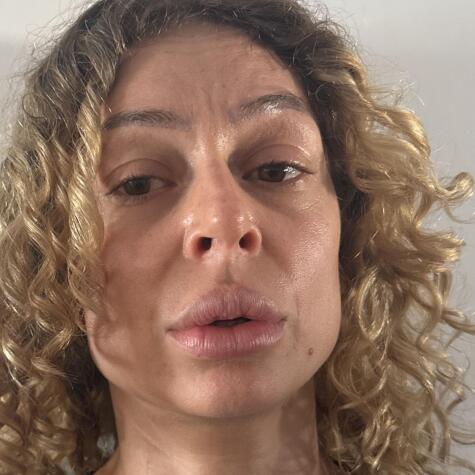 CurlyNatashaa avatar
