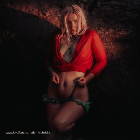 Domina Briella avatar