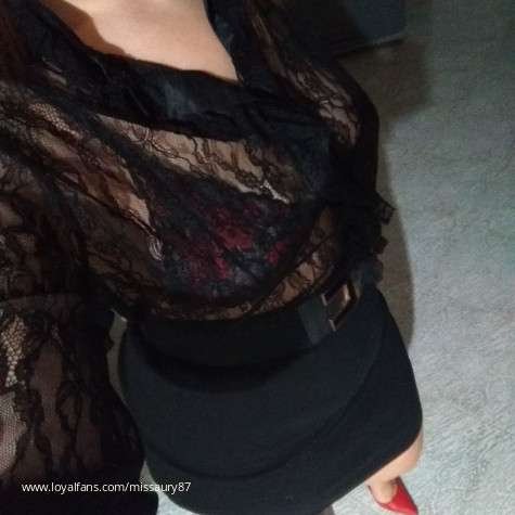 MISTRESS AURORA FINDOM FEMDOM GYNARCHY avatar