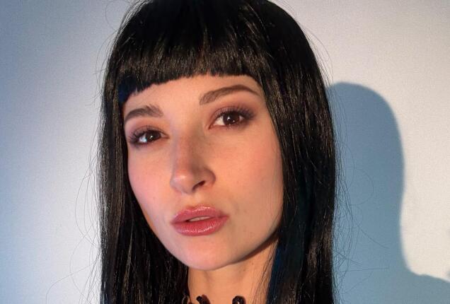Be the Anthony to My Cleopatra - Eva de Vil Official Photos | LoyalFans