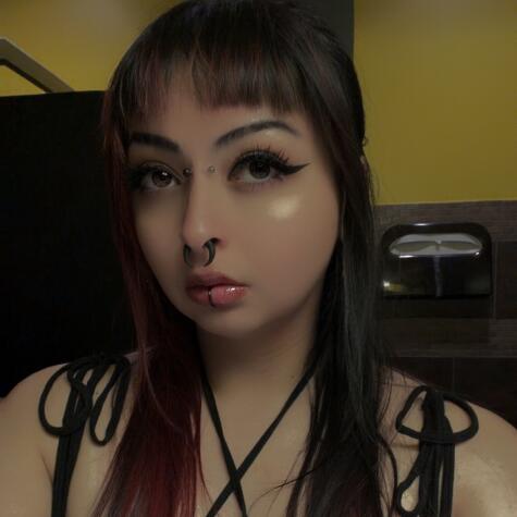 RoxieGoth avatar