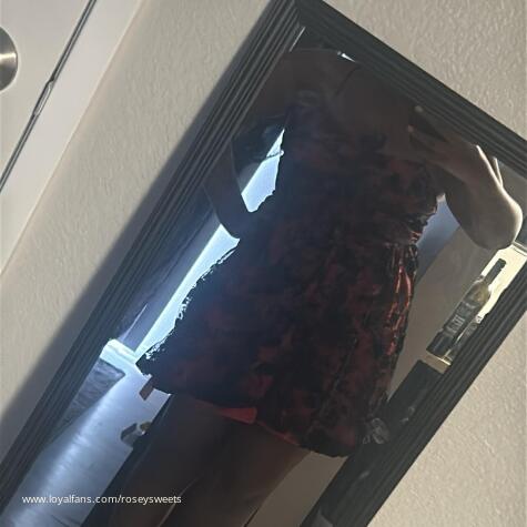 RoseySweets avatar