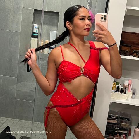Victoria Fox 1010 avatar