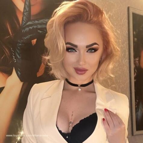 EllianaReese avatar