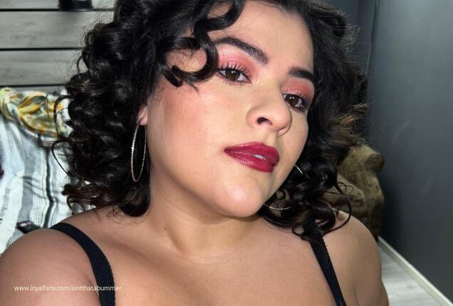 here’s my 🍑 - aintthatabummer Official Photos | www.Loyalfans.com