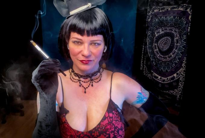 femdom cigarette holder Professional Bitch - gloves - cigarette holder - noir - smoking - femdom -  MistressSelinaMinx Official Photos
