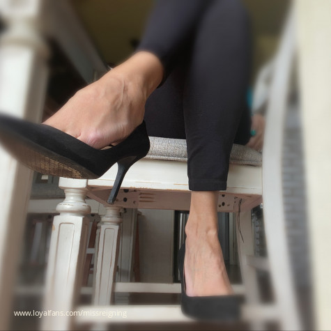 Miss Reigning avatar