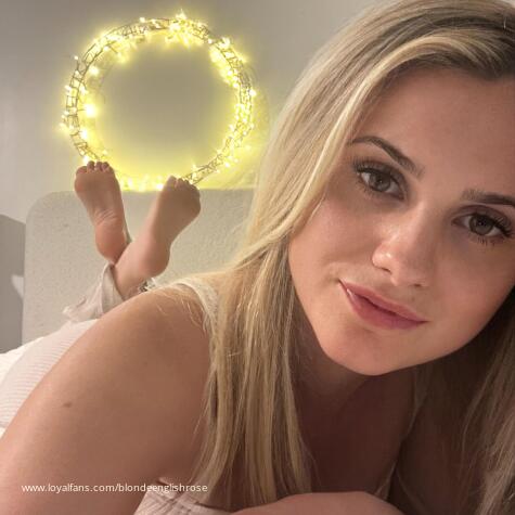 Blonde English Rose  avatar