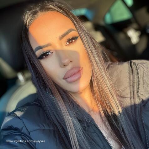 Queen Eva Yves avatar