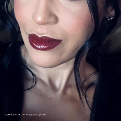 Lady Audrey Loren avatar