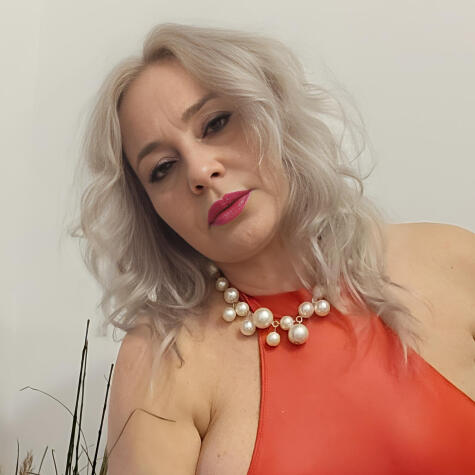 EmilyLoowe avatar
