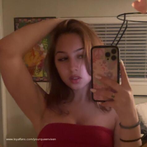 Your Queen Vixen avatar