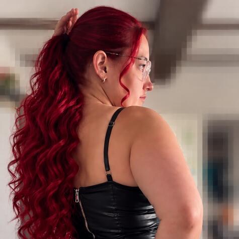 MissLuxusK avatar