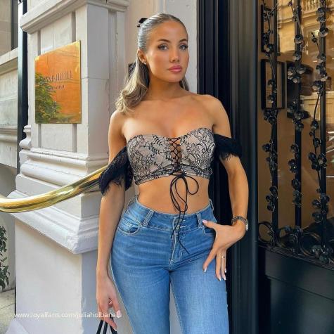 juliaholbanel avatar