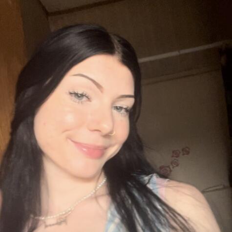 BrattyEmma444 avatar