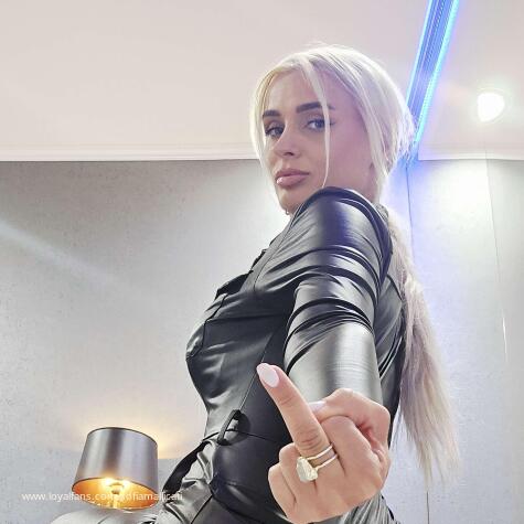 bossyGoddessFindom avatar