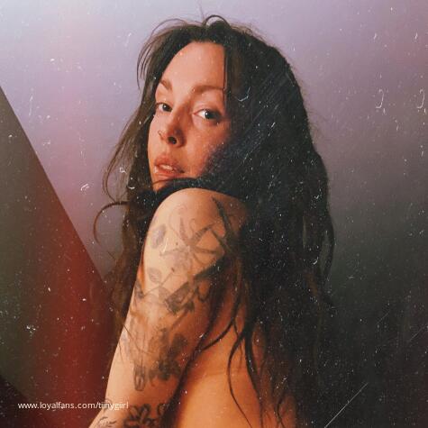 Tiinygiirl avatar