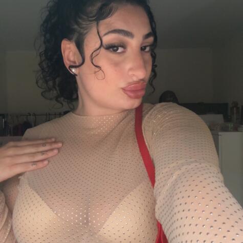 Curlybratjada avatar