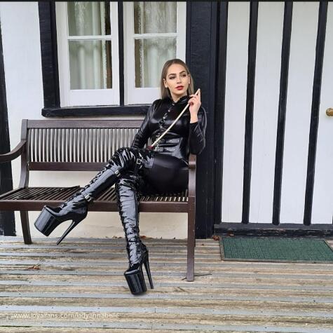 LadyAnnabelle avatar