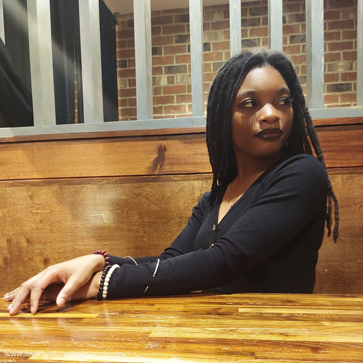 queenmaia-s-official-social-fan-page-loyalfans