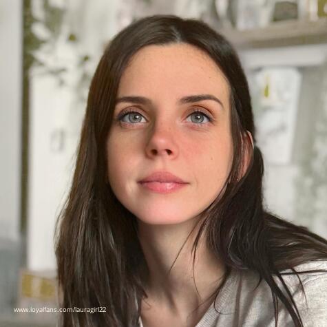 LauraGirl22 avatar