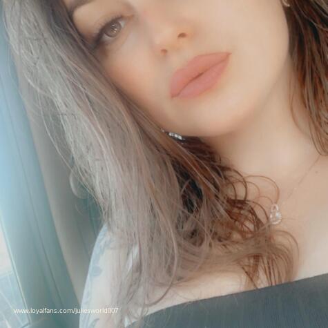 JuliesWorld007 avatar