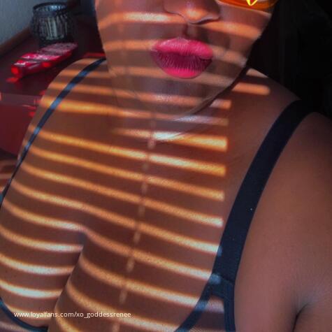 Mistress Monroe Noir avatar