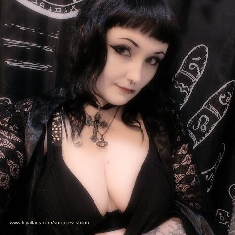 Sorceress Shiloh Findom avatar