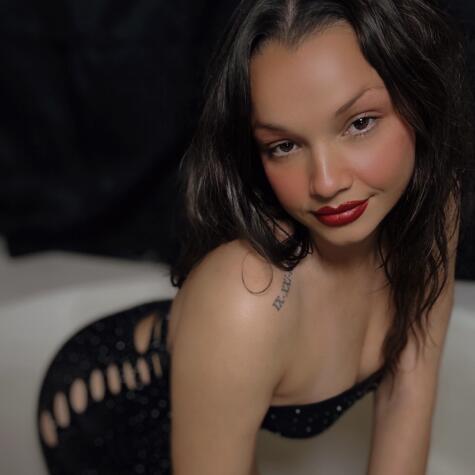 Hot Girl Winter avatar