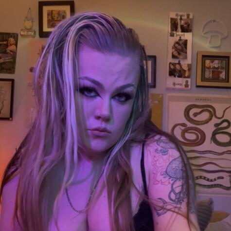 Miss Kriss7 avatar