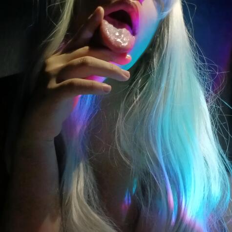 Roxyx_1 avatar