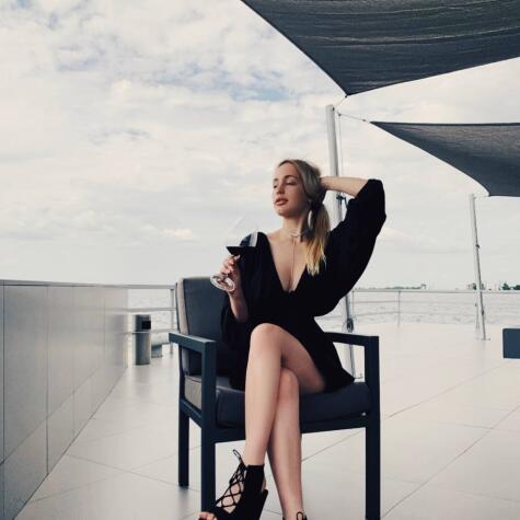 Miss Kitty Banks's Official Social Fan Page | LoyalFans