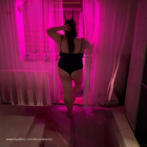 KissMeKarma avatar