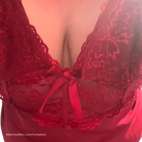 CurvyLuna avatar