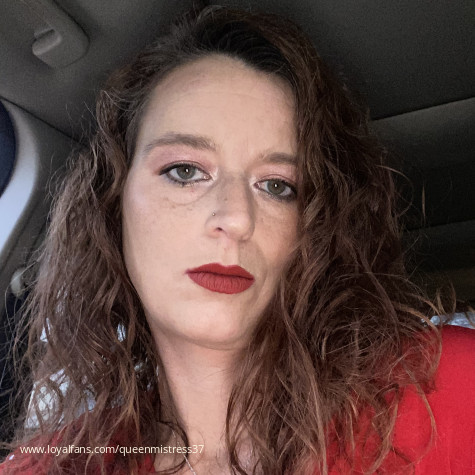 Queenmistress37 avatar