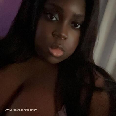 QueenNiy avatar