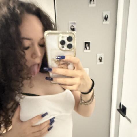 Tinnaa22 avatar