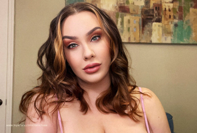 Tip $10 and I’ll send a pic like this with no top on! - Romi Chase Official Photos www