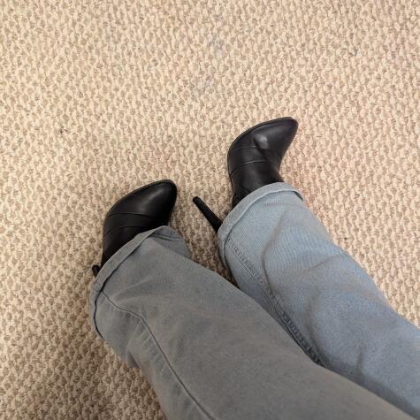 Lady lux feet avatar