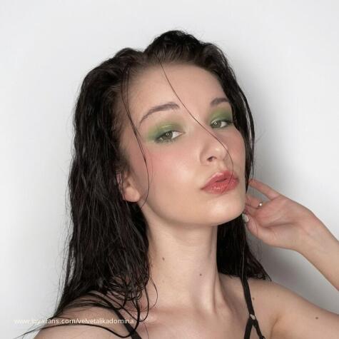 Alika Doll Soft Domme avatar