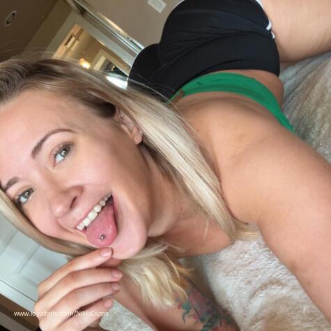 NikkiCums avatar