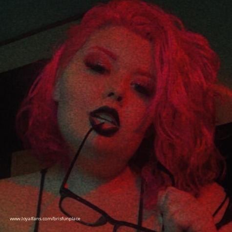 Mommy Violet avatar