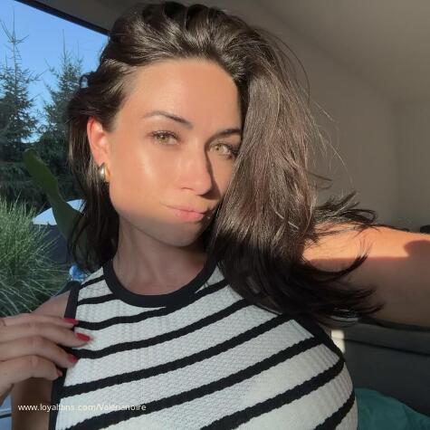 Valeria Noire's Official Social Fan Page | LoyalFans